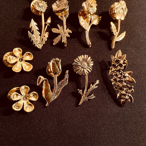 Set of flower pins - Picture 3 of 6